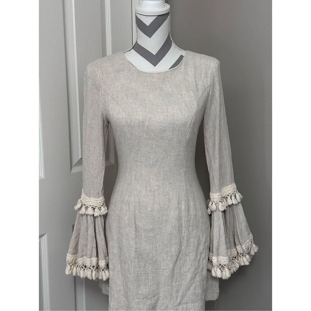 Selfie Sahara Leslie bell sleeve mini dress